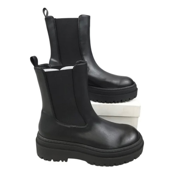 GOOD AMERICAN (Khloe Kardashian) Womens Leather
Chelsea Combat Lug. New… - Picture 2 of 11